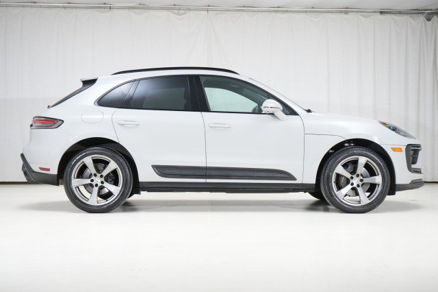 Used 2023 Porsche Macan image 16