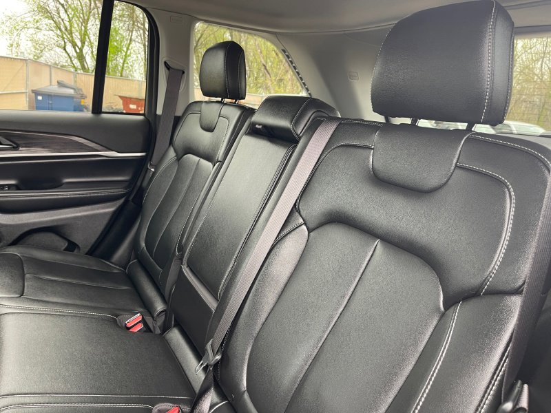 Used 2023 Jeep Grand Cherokee Limited image 18