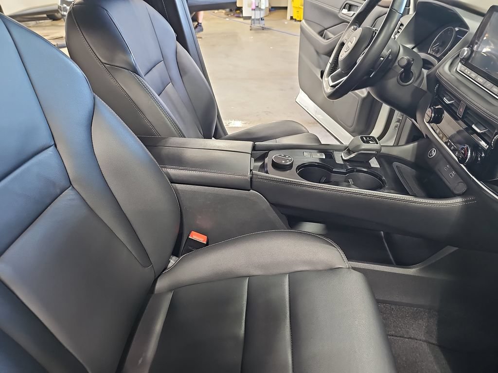 Used 2023 Nissan Rogue SL AWD/4WD image 10