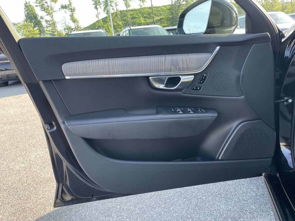 Used 2025 Volvo S90 B6 Plus AWD/4WD image 5