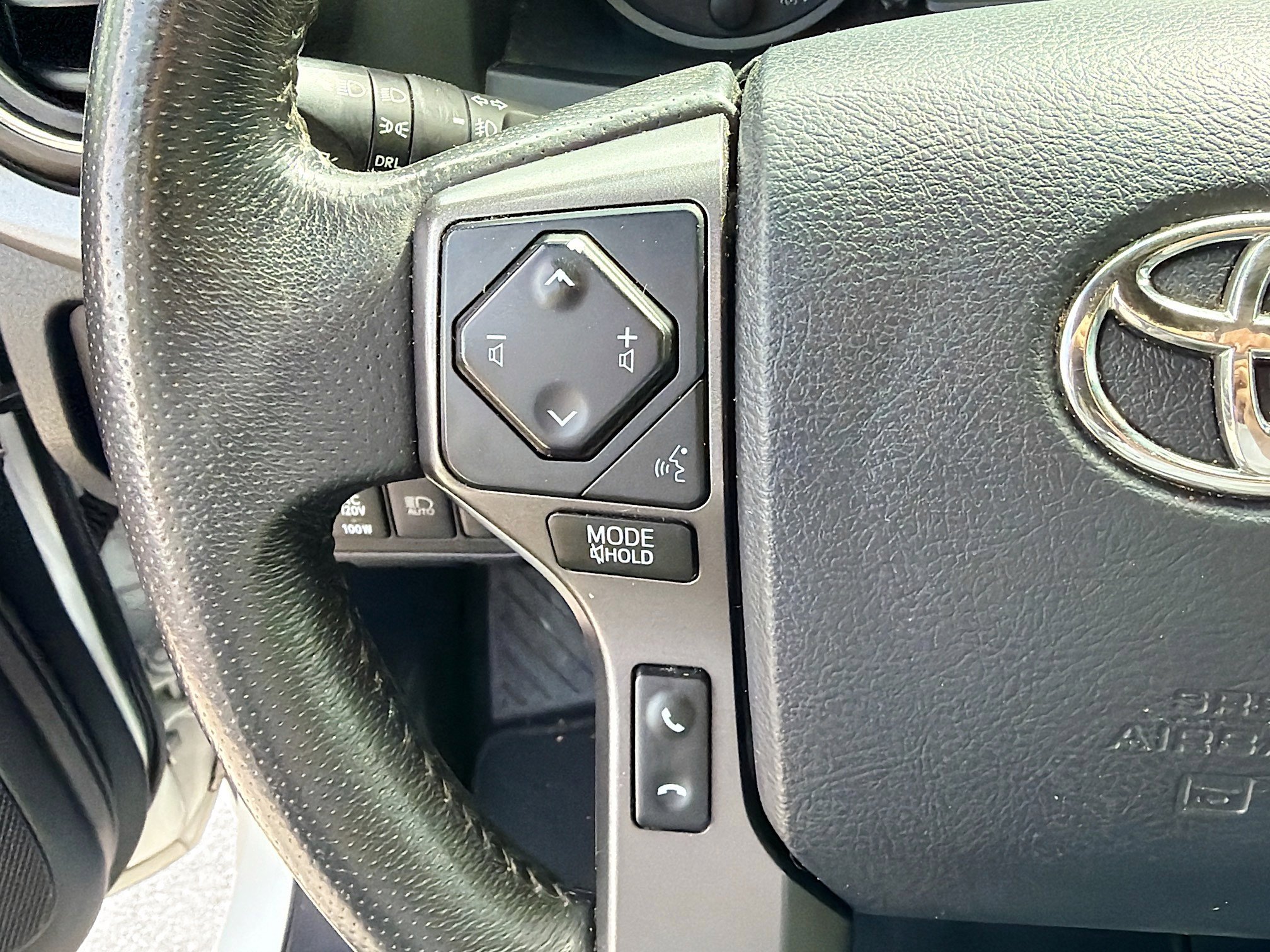 Used 2019 Toyota Tacoma TRD Off-Road AWD/4WD image 34