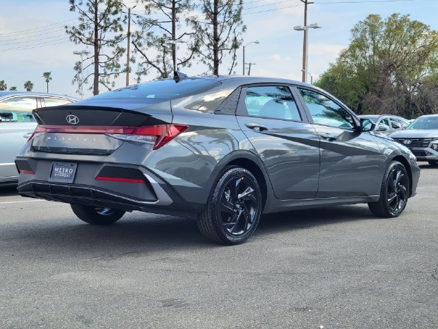 New 2026 Hyundai Elantra Sport FWD image 4