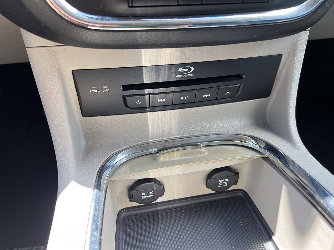 Used 2013 Chrysler Town & Country Touring-L w/ Driver Convenience Group FWD image 25