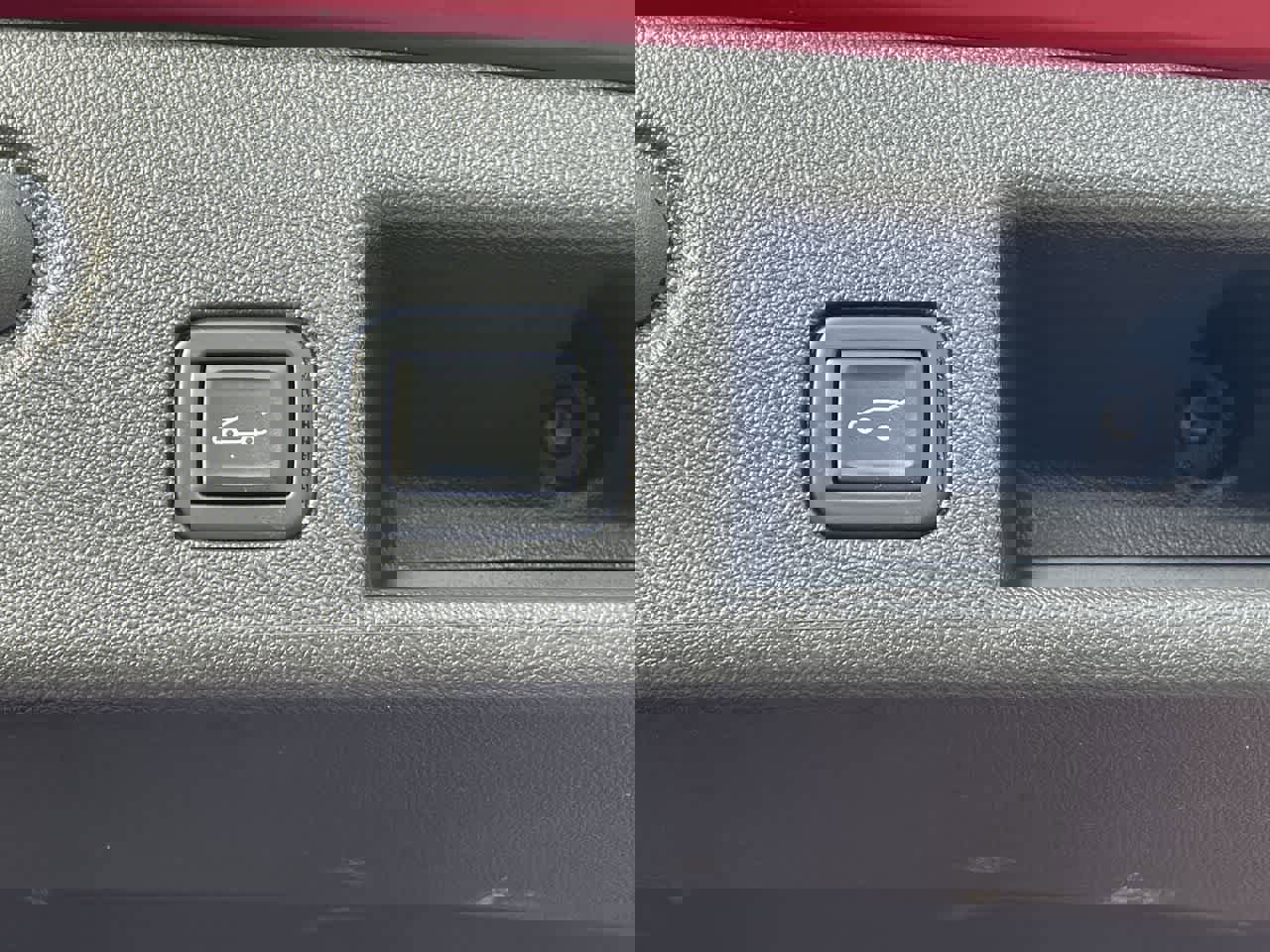 Used 2023 Chevrolet Equinox Premier image 18