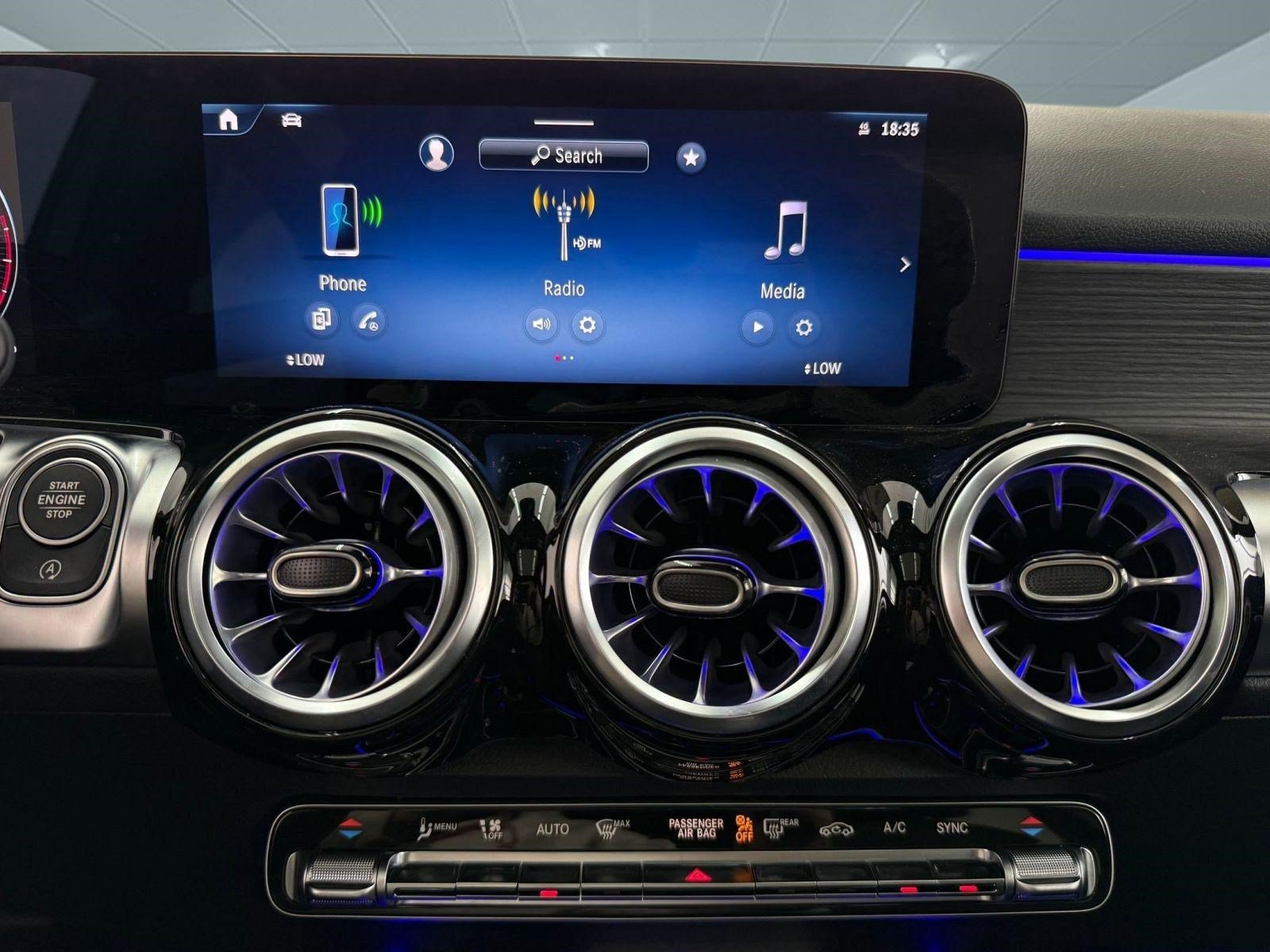 New 2025 Mercedes-Benz GLB 250 4MATIC image 29