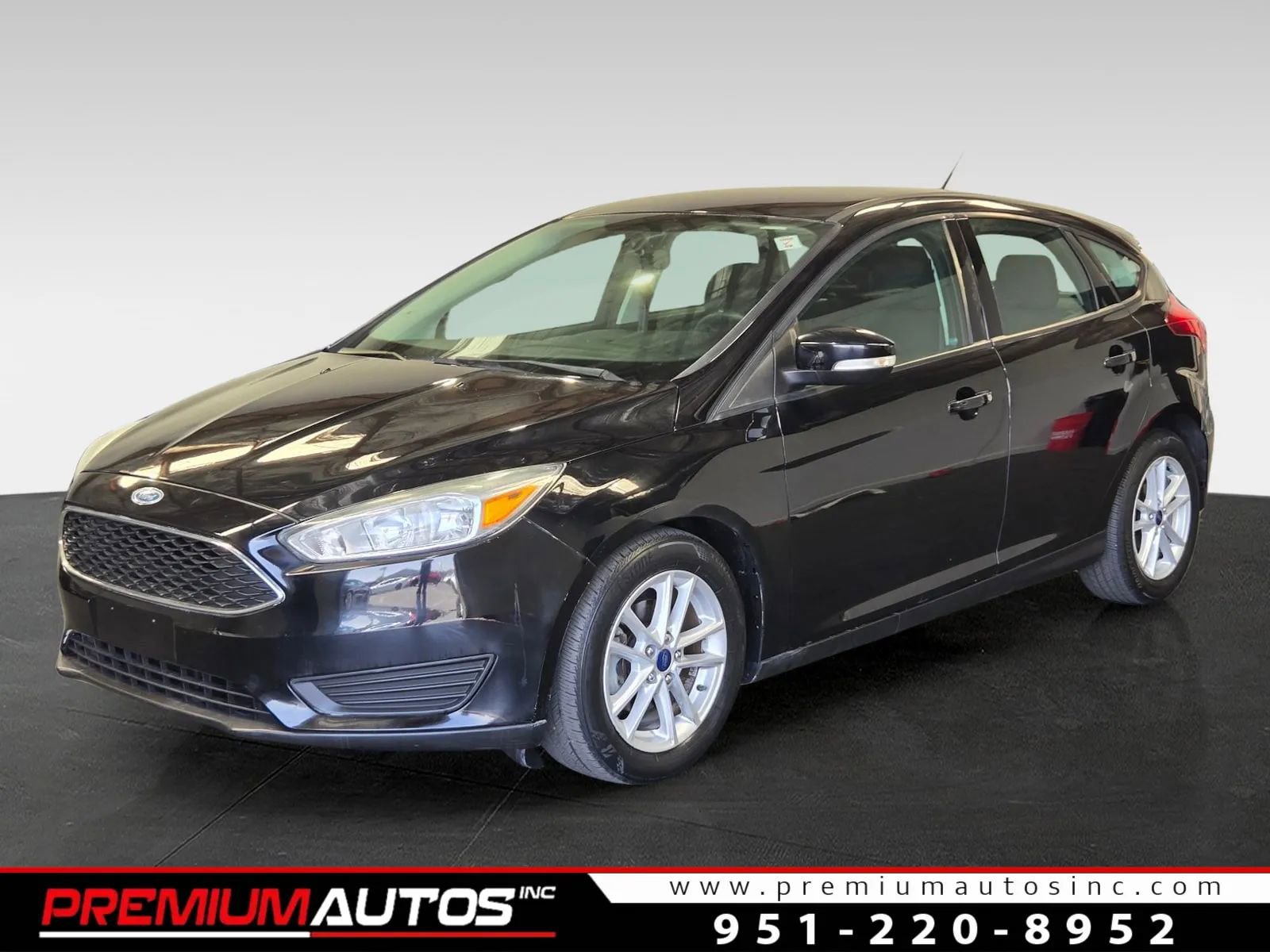 Used 2017 Ford Focus SE image 1
