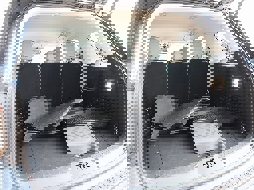 Used 2025 Ford Explorer Active w/ Active Comfort Package image 17