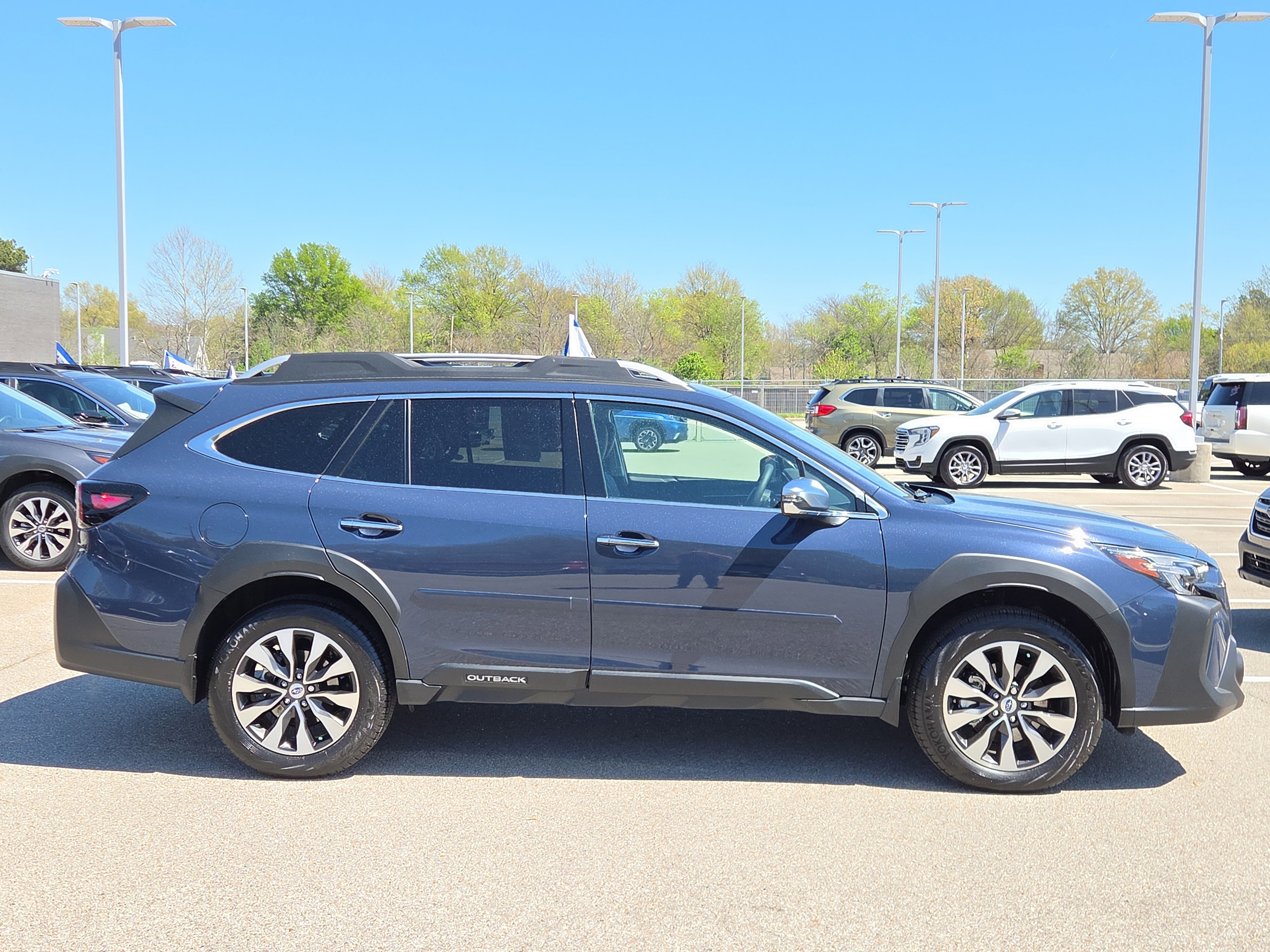 Used 2025 Subaru Outback Touring XT image 2