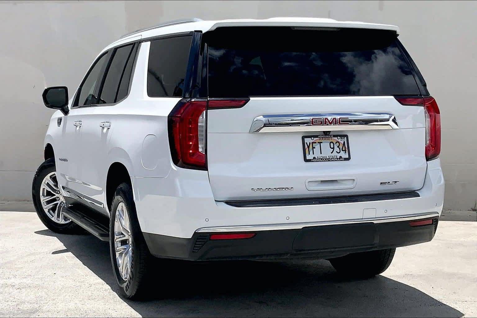 Used 2023 GMC Yukon SLT AWD/4WD image 2