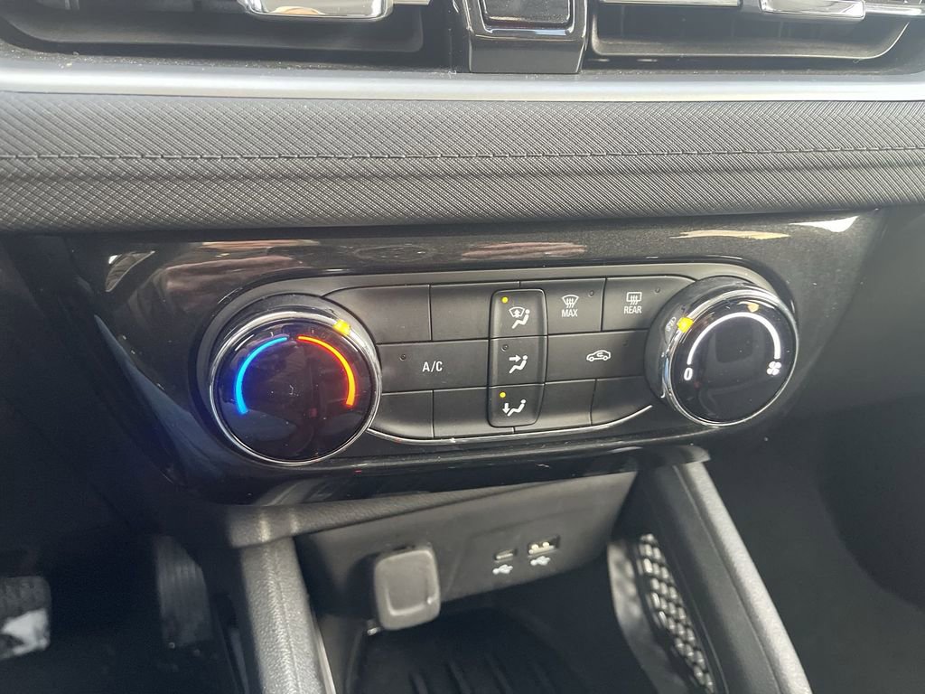 Used 2025 Chevrolet TrailBlazer LT image 25