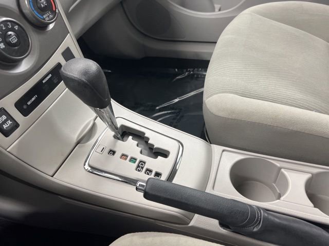 Used 2013 Toyota Corolla LE image 19