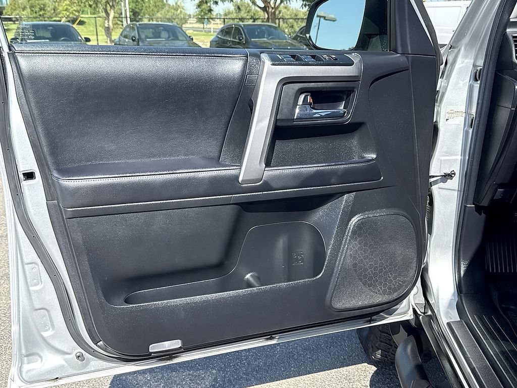 Used 2023 Toyota 4Runner SR5 Premium w/ Moonroof Package RWD image 15