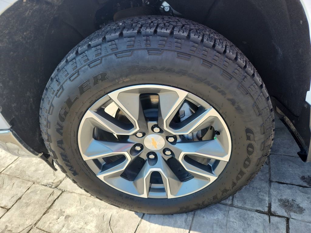 New 2026 Chevrolet Silverado 1500 LT image 22