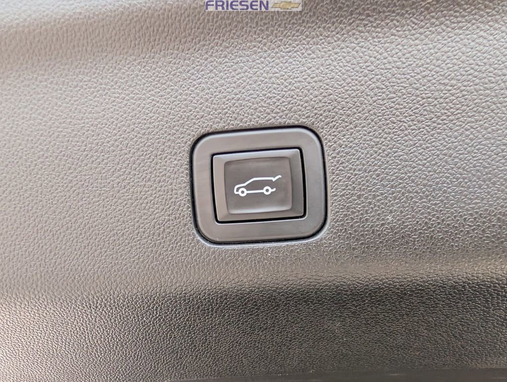 Used 2023 Chevrolet Suburban Premier image 14