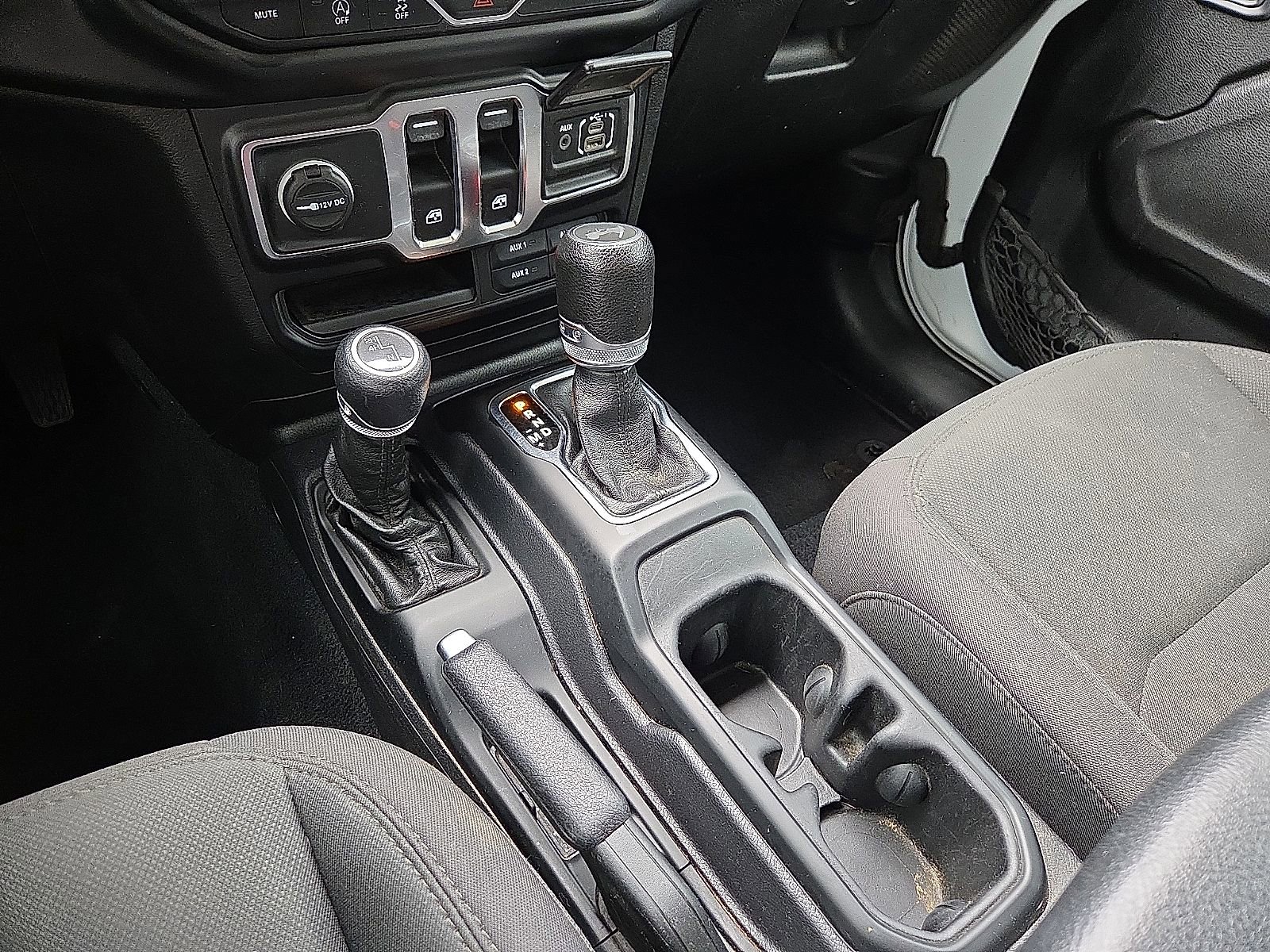 Used 2022 Jeep Wrangler Sport AWD/4WD image 25