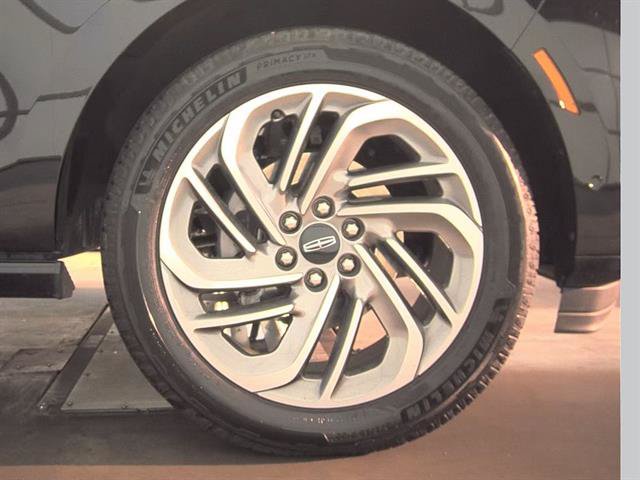 Used 2025 Lincoln Navigator L Reserve AWD/4WD image 6