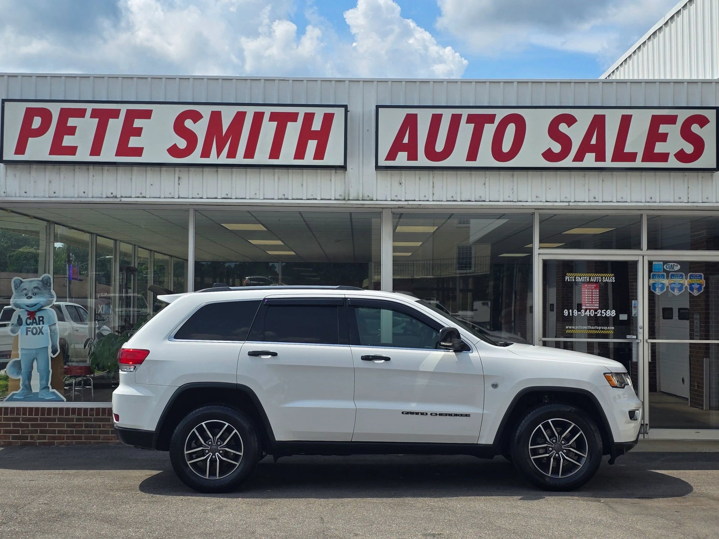 Used 2019 Jeep Grand Cherokee Limited image 2