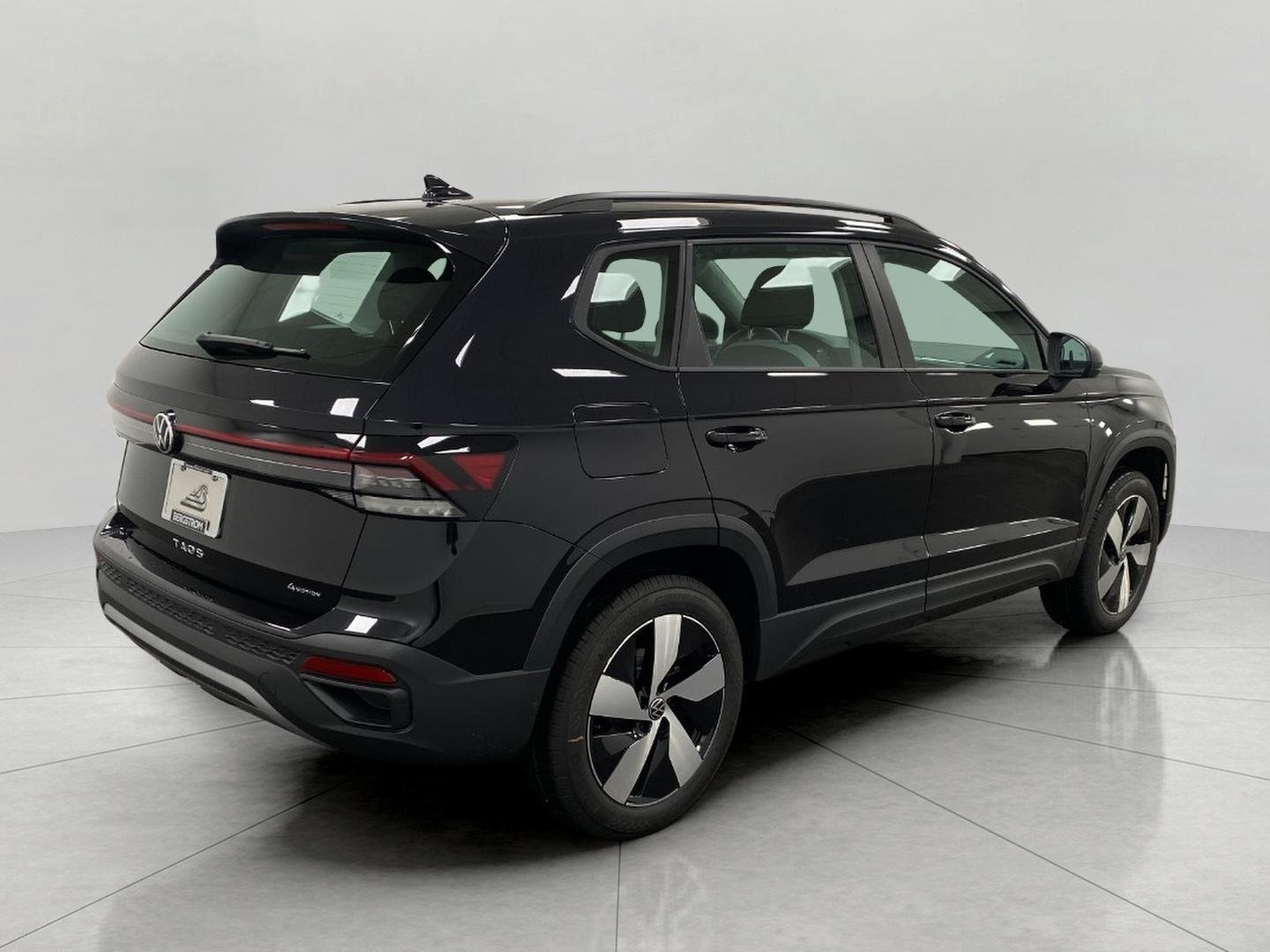 New 2026 Volkswagen Taos S AWD/4WD image 32