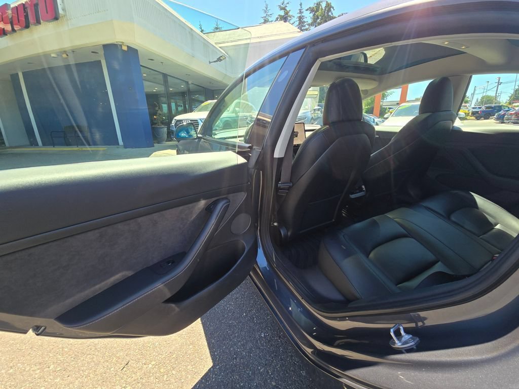 Used 2023 Tesla Model 3 Standard Range RWD image 15