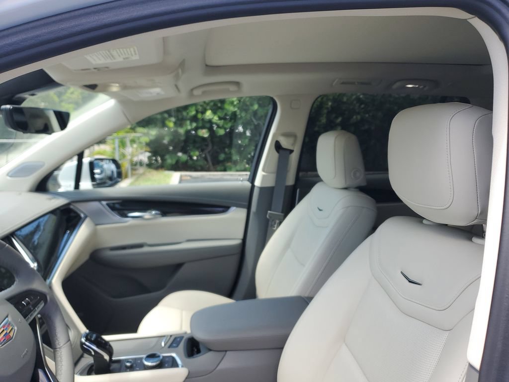 Certified 2024 Cadillac XT6 Premium Luxury w/ Technology Package FWD image 19
