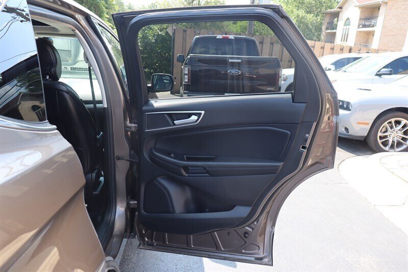 Used 2019 Ford Edge SEL w/ Equipment Group 201A AWD/4WD image 27