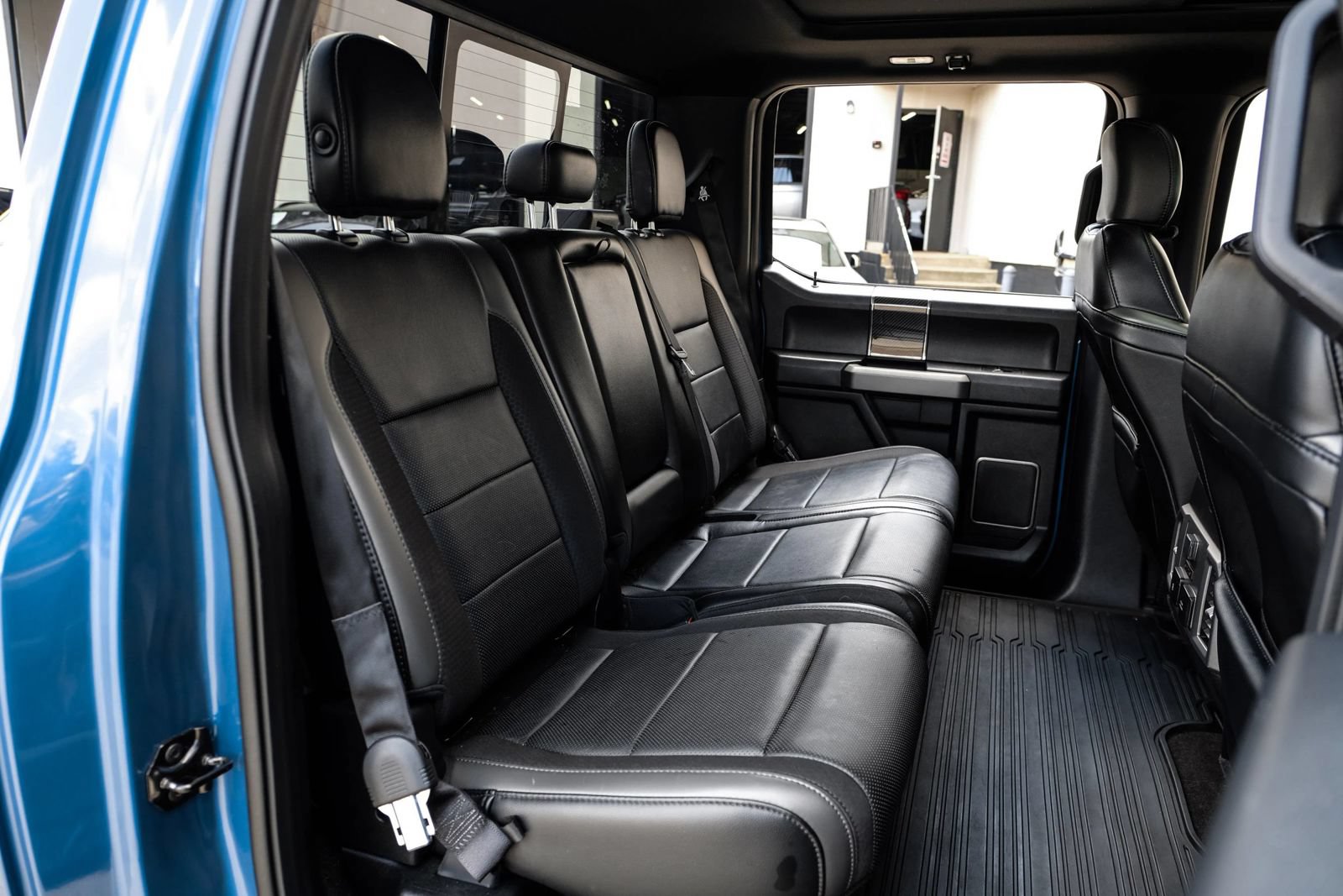 Used 2019 Ford F150 Raptor w/ Equipment Group 802A Luxury AWD/4WD image 33