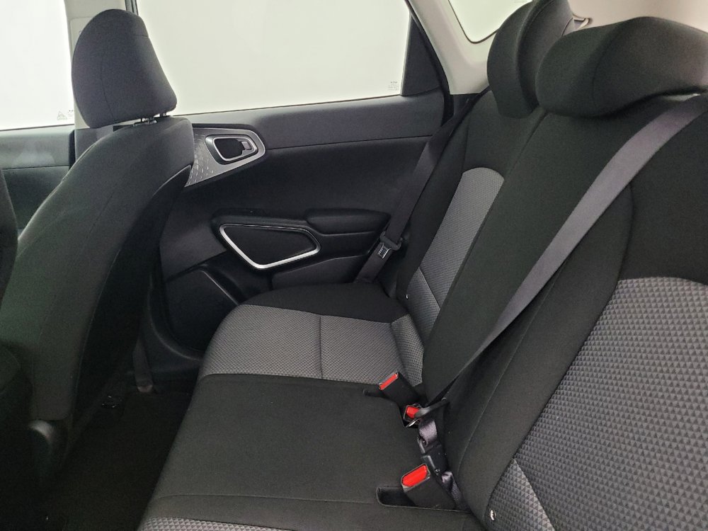Used 2023 Kia Soul LX w/ LX Technology Package image 18