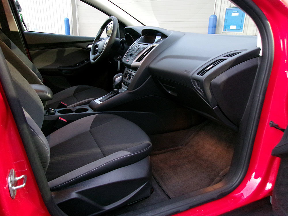 Used 2014 Ford Focus SE FWD image 11