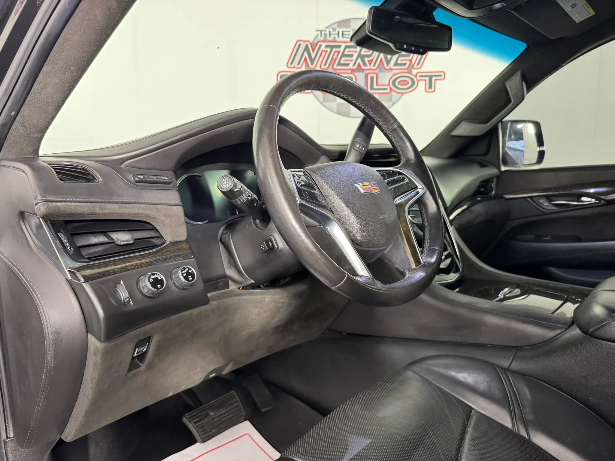 Used 2016 Cadillac Escalade Platinum AWD/4WD image 10