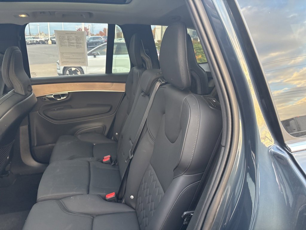 Certified 2025 Volvo XC90 B6 Plus image 36