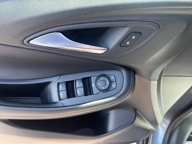 Used 2021 Buick Encore GX Select w/ Sport Touring Package FWD image 19