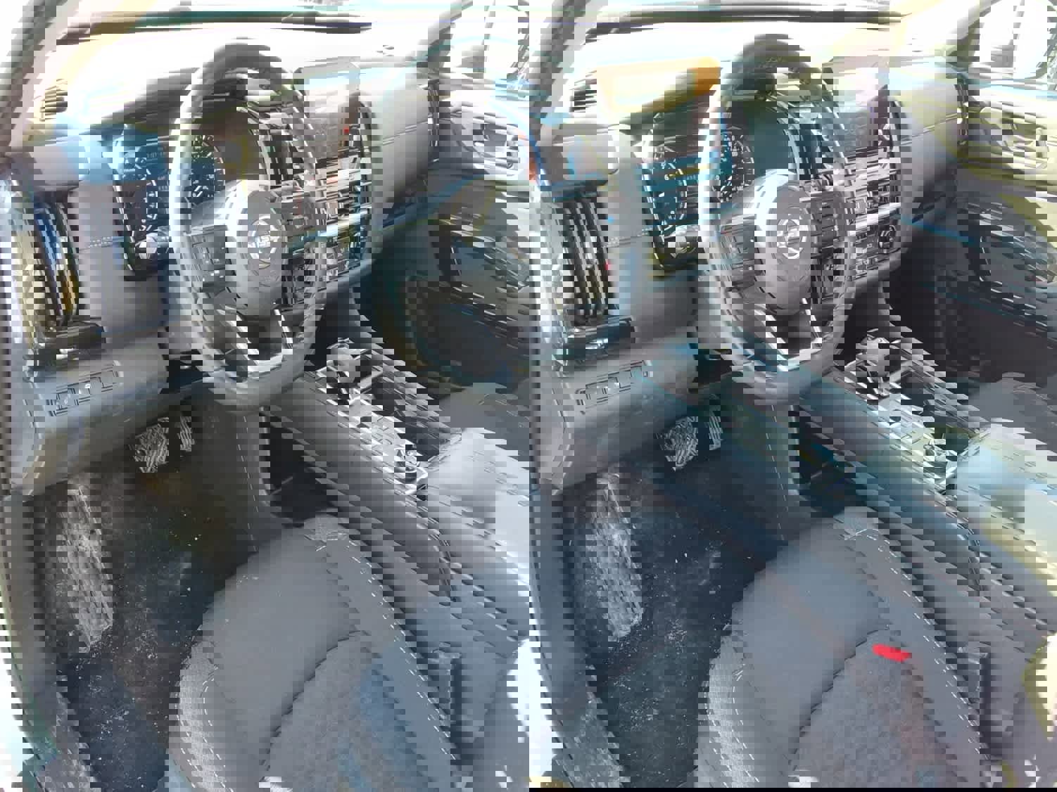 Used 2024 Nissan Pathfinder SV image 13