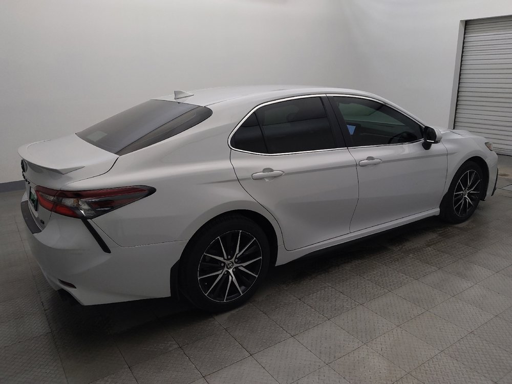 Used 2024 Toyota Camry SE image 10