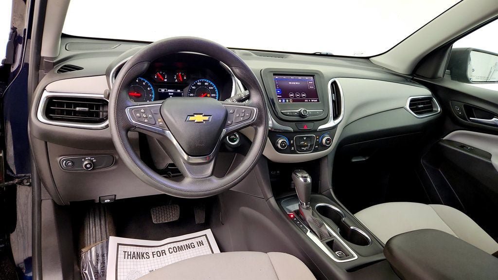 Used 2020 Chevrolet Equinox LS w/ LS Convenience Package FWD image 11
