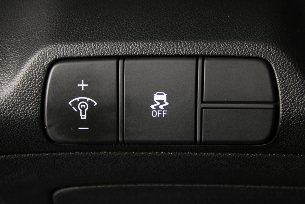 Certified 2025 Hyundai Elantra SEL image 22