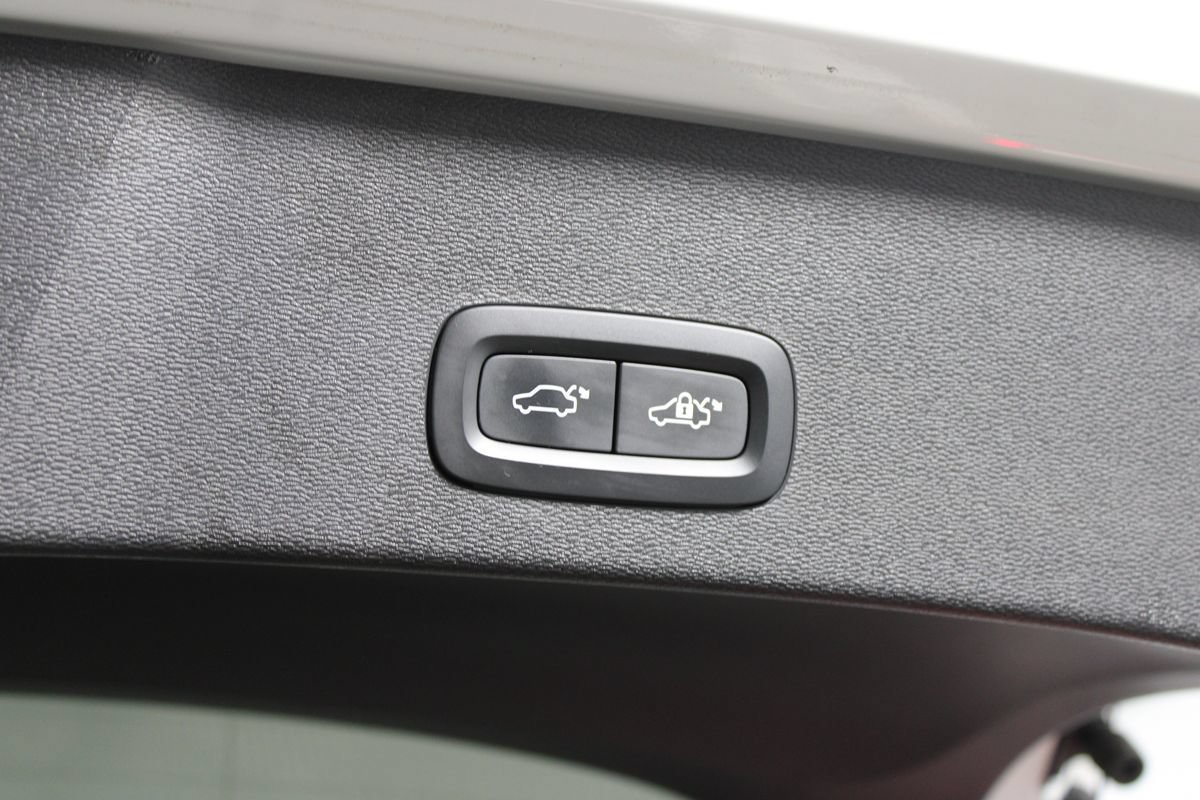 Used 2023 Volvo C40 P8 Recharge Plus AWD/4WD image 32