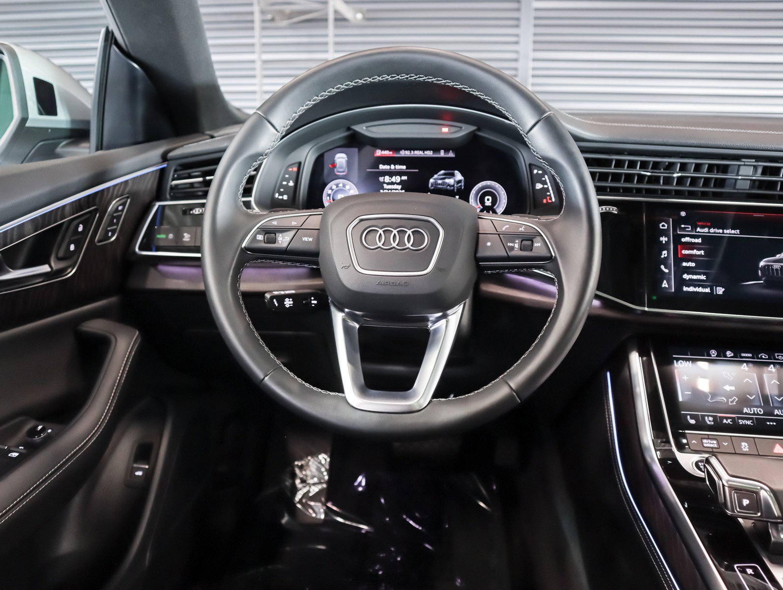 Used 2023 Audi Q8 Premium Plus w/ Premium Plus Package image 18