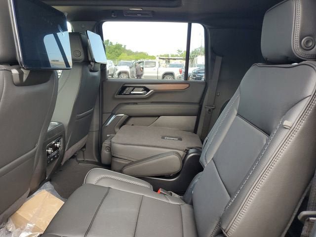 New 2026 GMC Yukon XL Denali w/ Denali Reserve Package AWD/4WD image 11