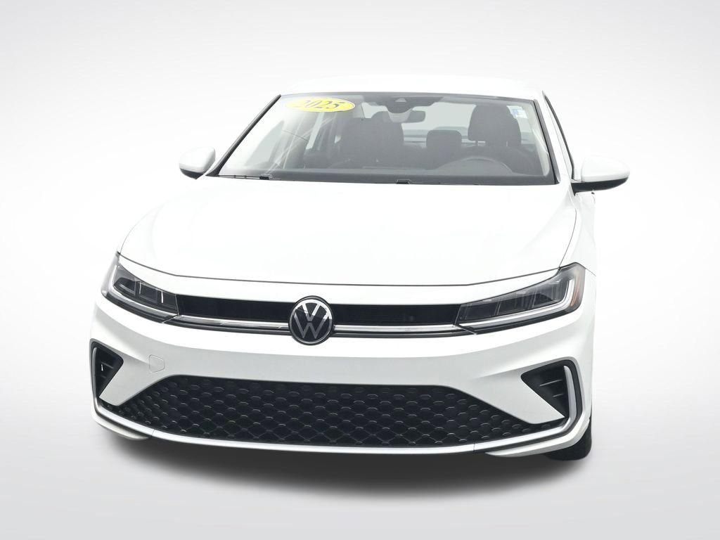 Used 2025 Volkswagen Jetta S image 2