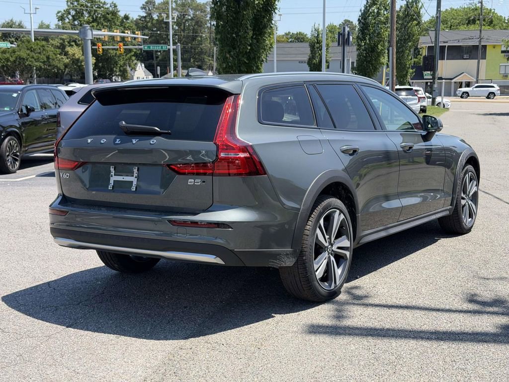 New 2026 Volvo V60 B5 Cross Country Plus w/ Climate Package AWD/4WD image 19