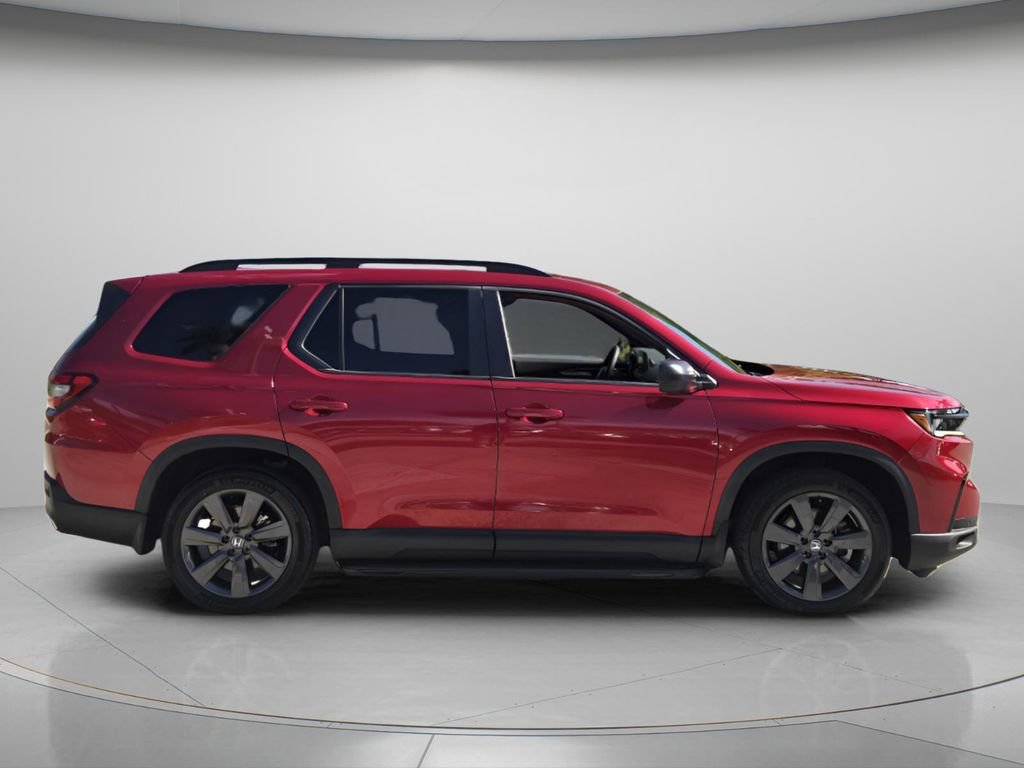 Certified 2024 Honda Pilot Sport image 3