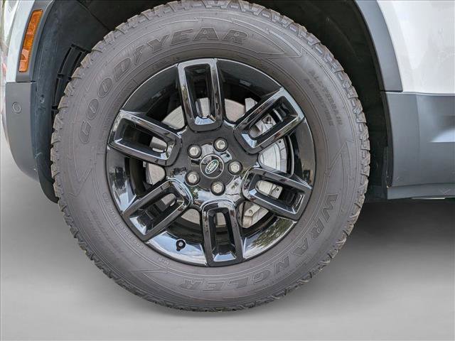 Used 2024 Land Rover Defender 110 S image 22