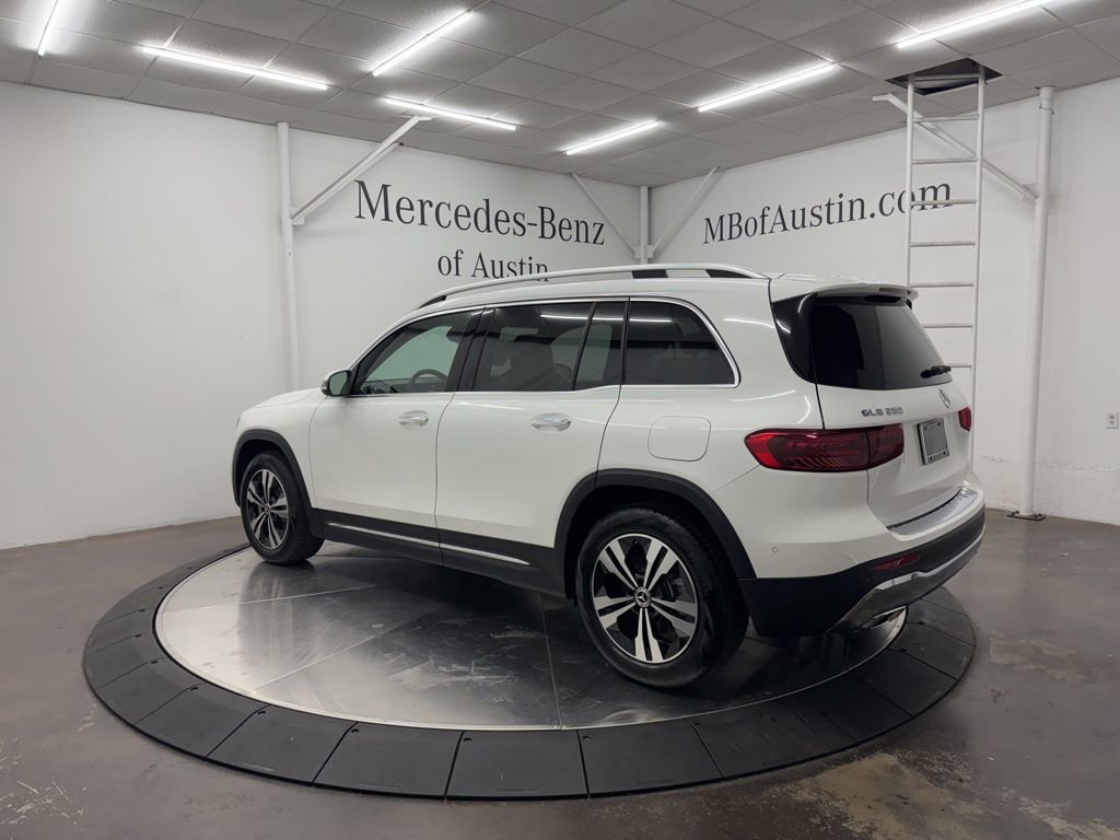 Used 2026 Mercedes-Benz GLB 250 image 5