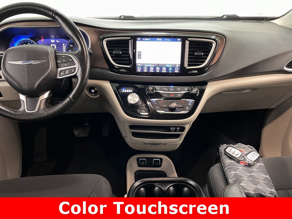Used 2019 Chrysler Pacifica Touring Plus w/ Advanced Safetytec Group image 2