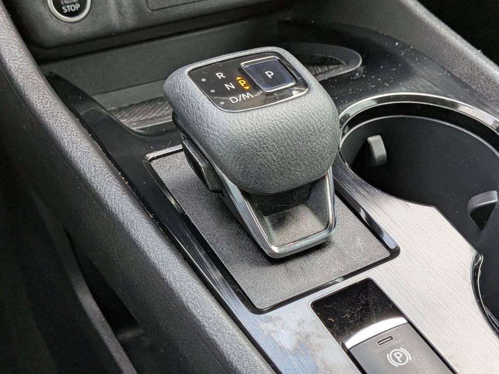 Used 2021 Nissan Rogue SV image 15