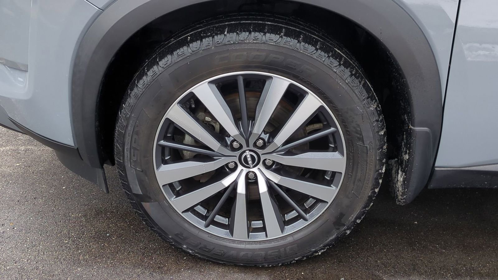 Used 2022 Nissan Pathfinder Platinum w/ Cargo Package image 13