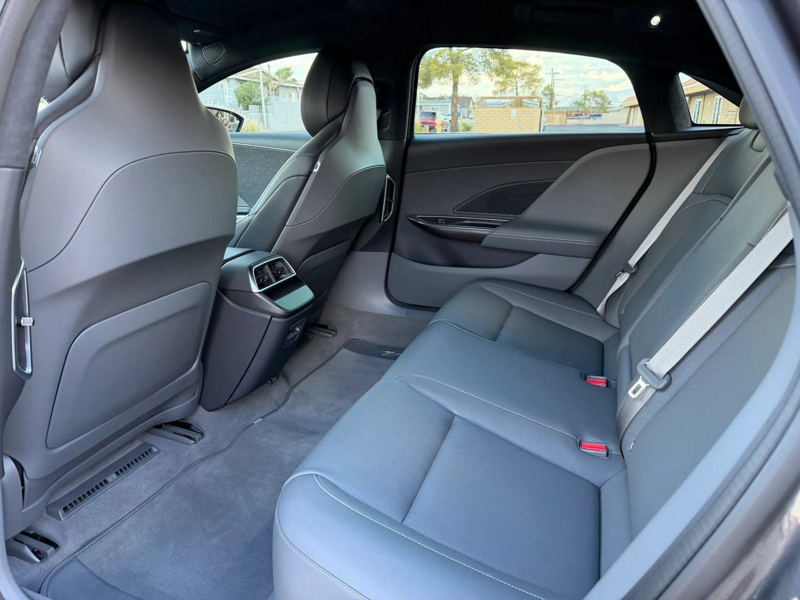 Used 2024 Lucid Air Touring AWD/4WD image 14