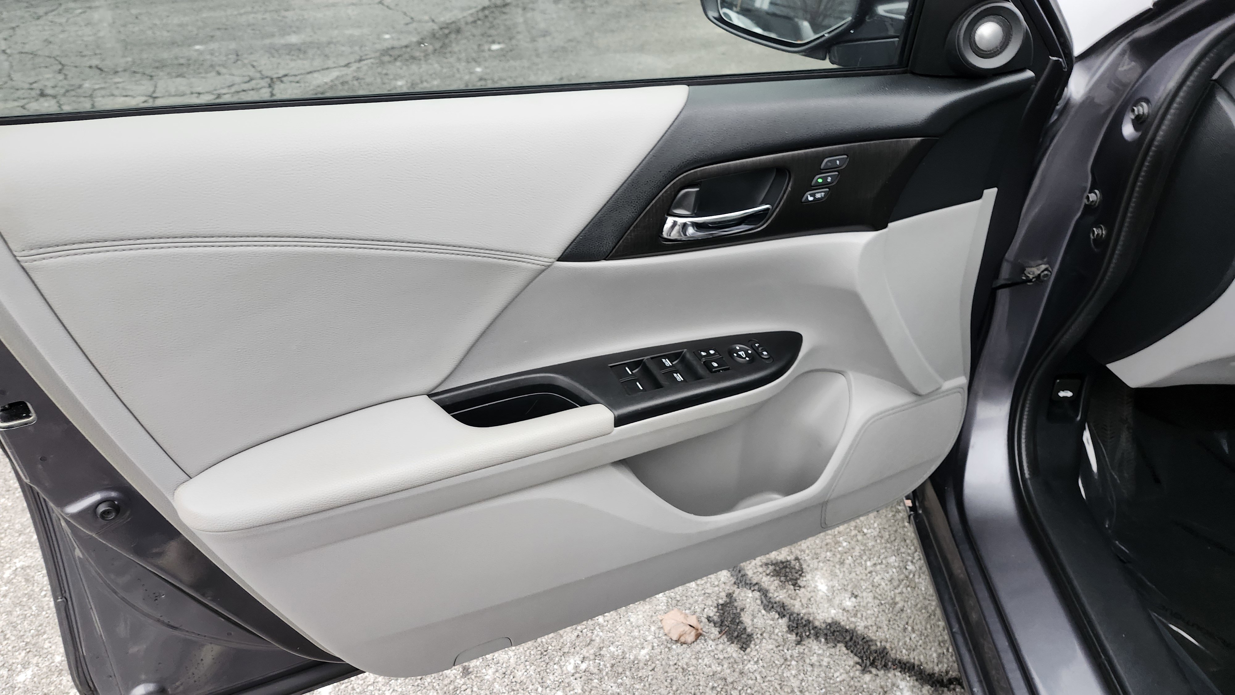 Used 2013 Honda Accord EX-L image 23