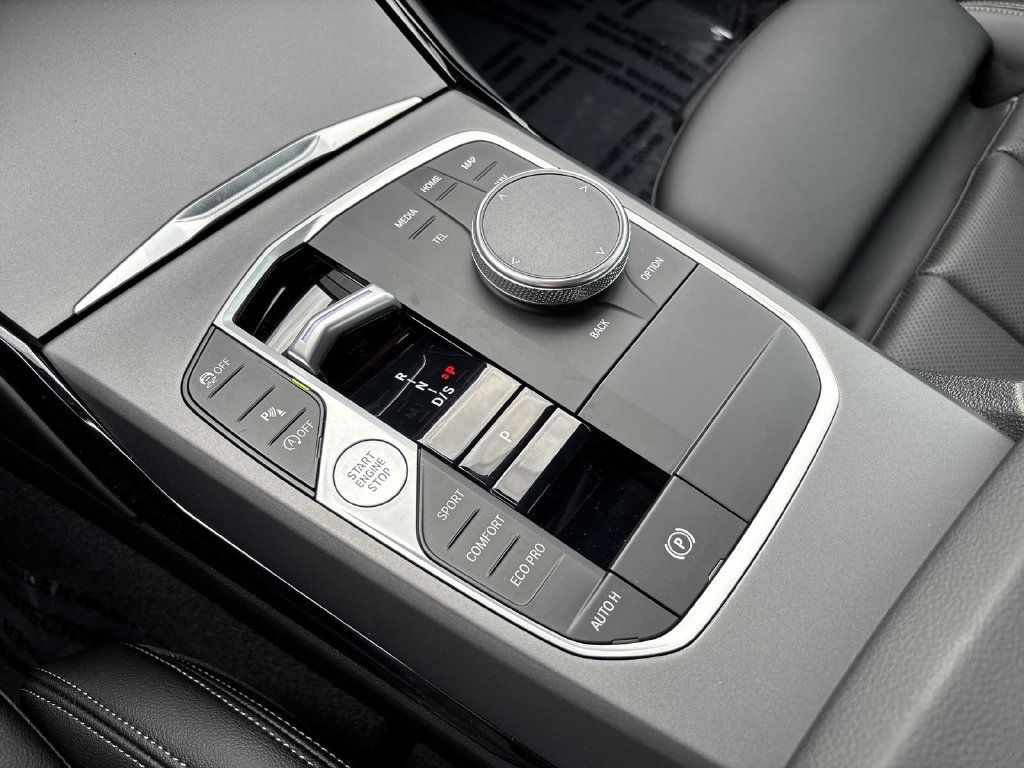 Used 2024 BMW 230i Coupe w/ Convenience Package RWD image 19
