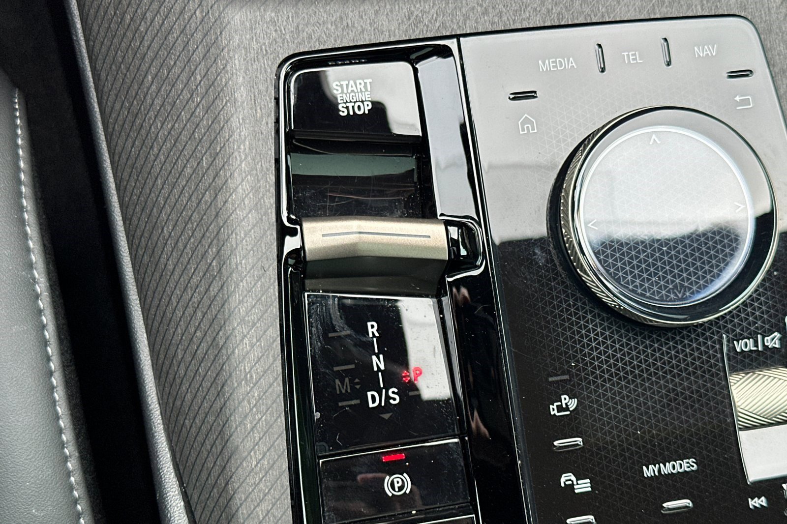 Used 2025 BMW X3 xDrive30i w/ Premium Package image 28